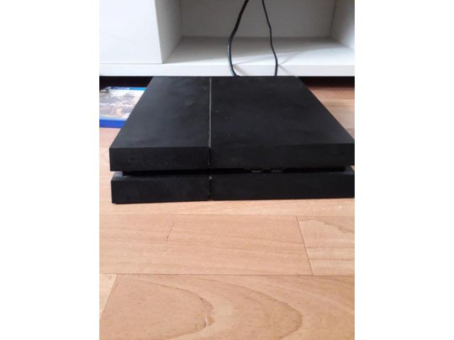 Ps4 slim 1To with 2 handles